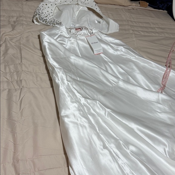 JJs House Shimmering White Satin Skirt - Picture 7 of 8